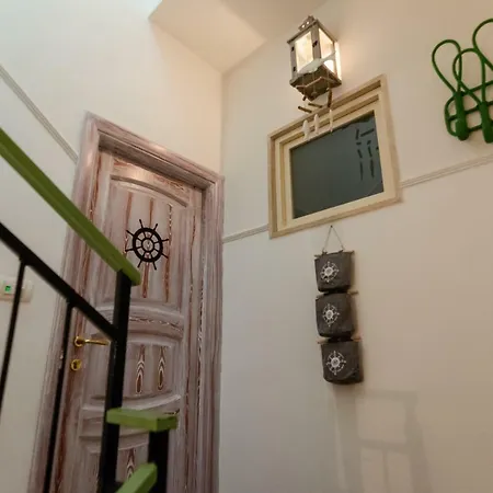 לינה וארוחת בוקר Domatia 3*