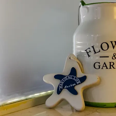 לינה וארוחת בוקר Domatia 3*