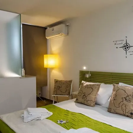 לינה וארוחת בוקר Domatia בארלטה